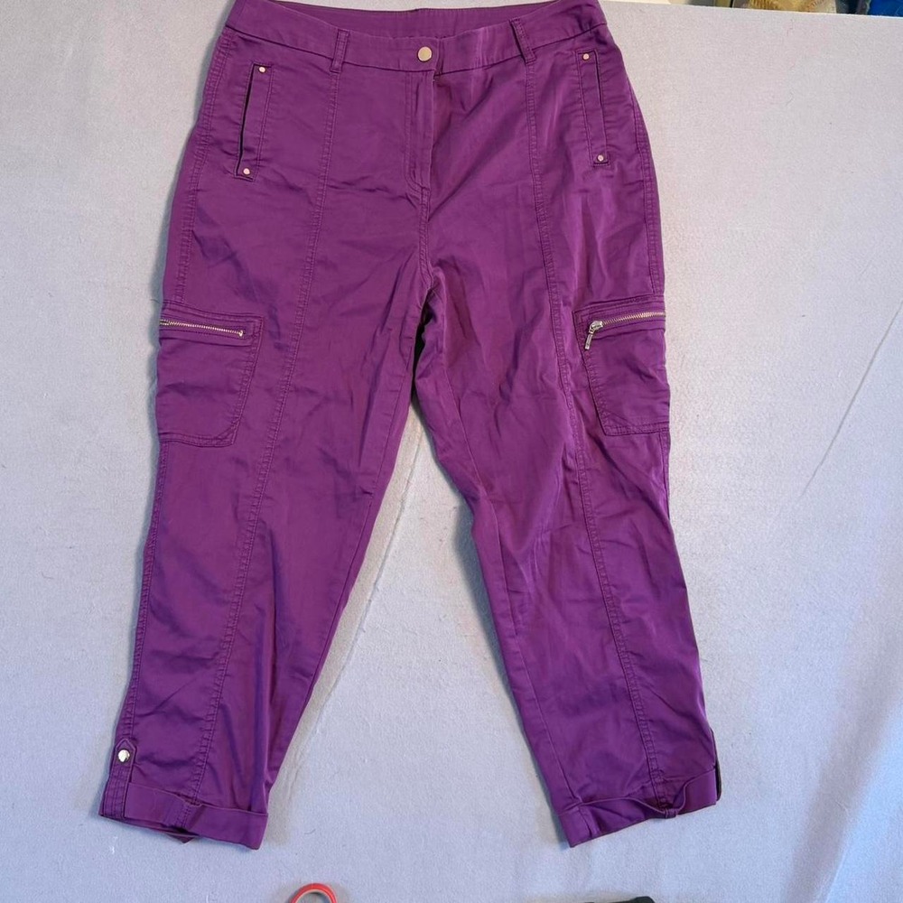 Chicos Purple Mid Rise Baggy Cargo Cropped Capri Pants Gold Accents Size 1.5 XL